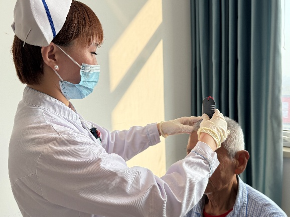 C:/Users/Administrator/Desktop/头部刮痧2.jpg头部刮痧2